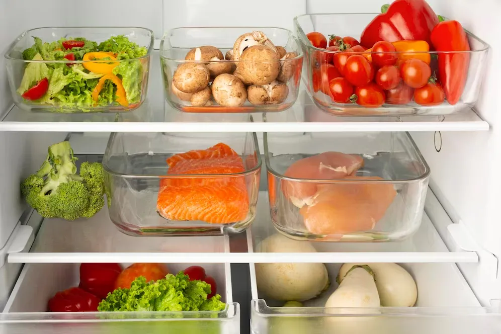 Como Organizar A Geladeira Corretamente: Dicas Práticas e Rápidas