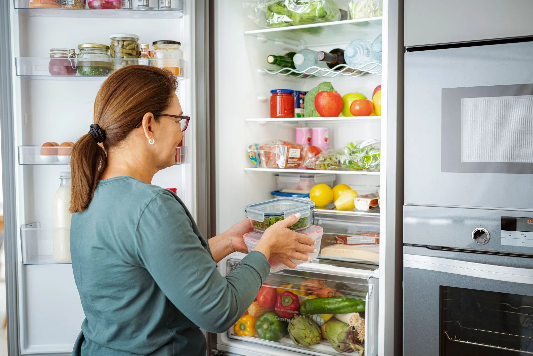 Como Organizar A Geladeira Corretamente: Dicas Práticas e Rápidas